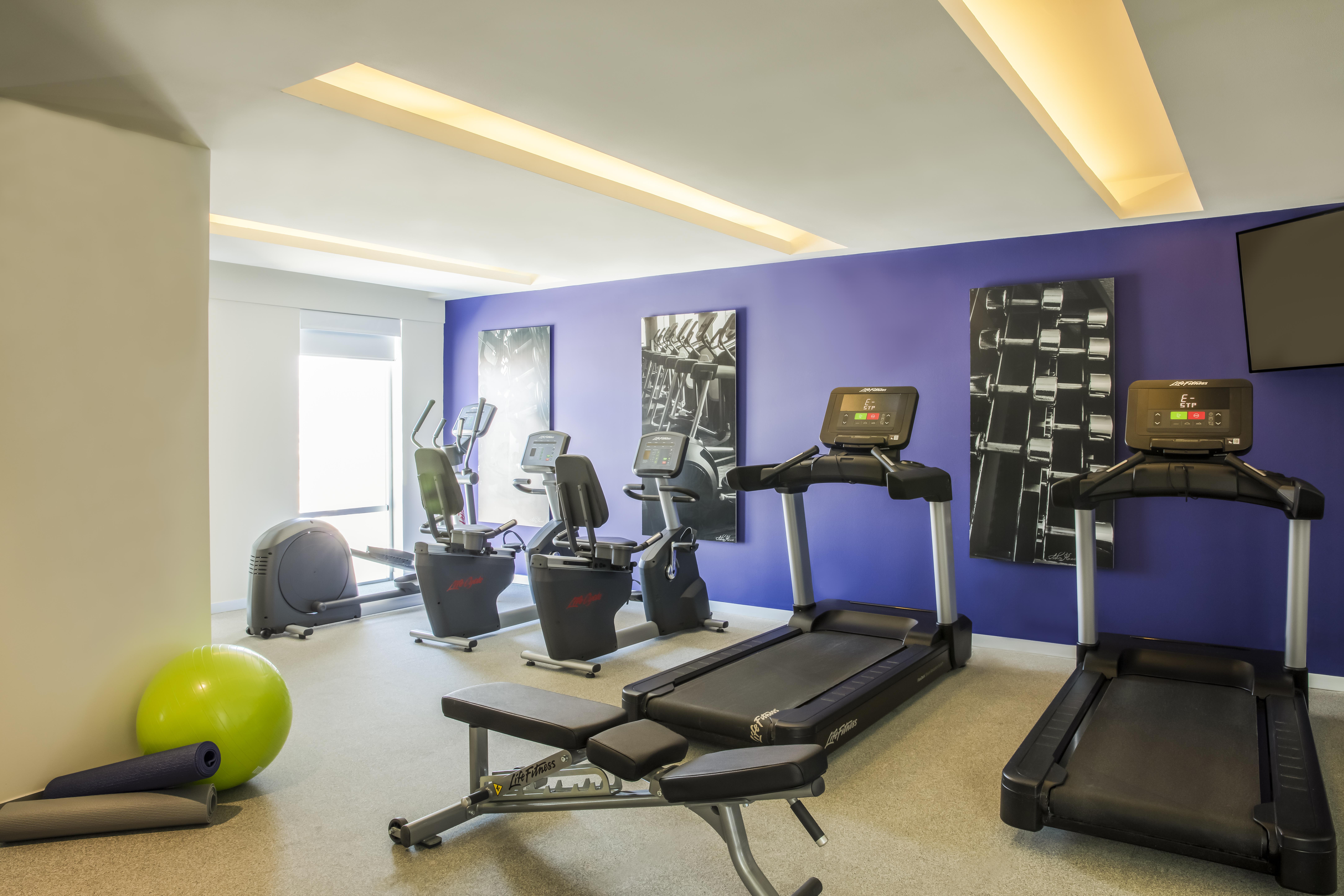 Fiesta Inn Express Queretaro Constituyentes Ngoại thất bức ảnh