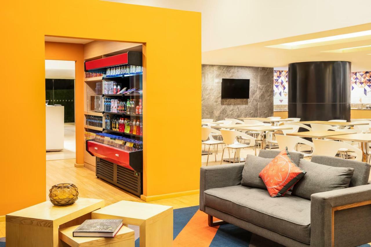 Fiesta Inn Express Queretaro Constituyentes Ngoại thất bức ảnh